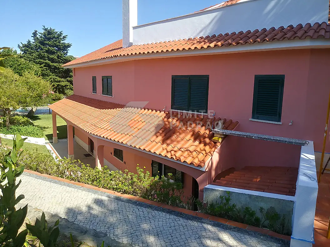 Remodelação de moradia: moradia rosa vista de cima