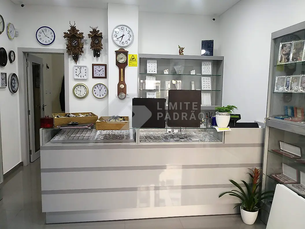Espaço comercial: loja com balcão