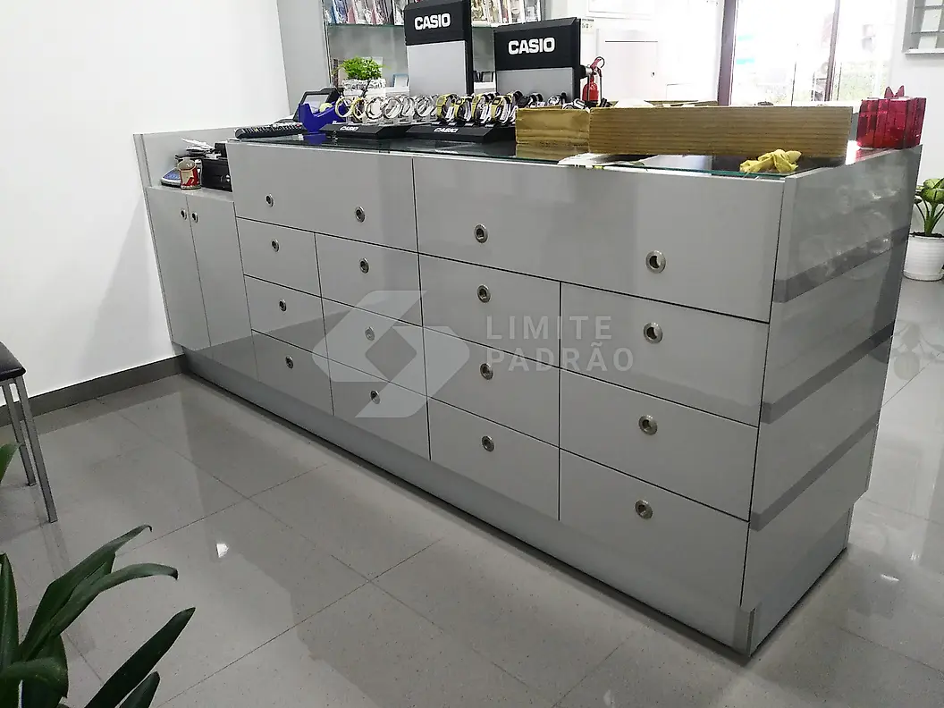 Espaço comercial: balcão de loja