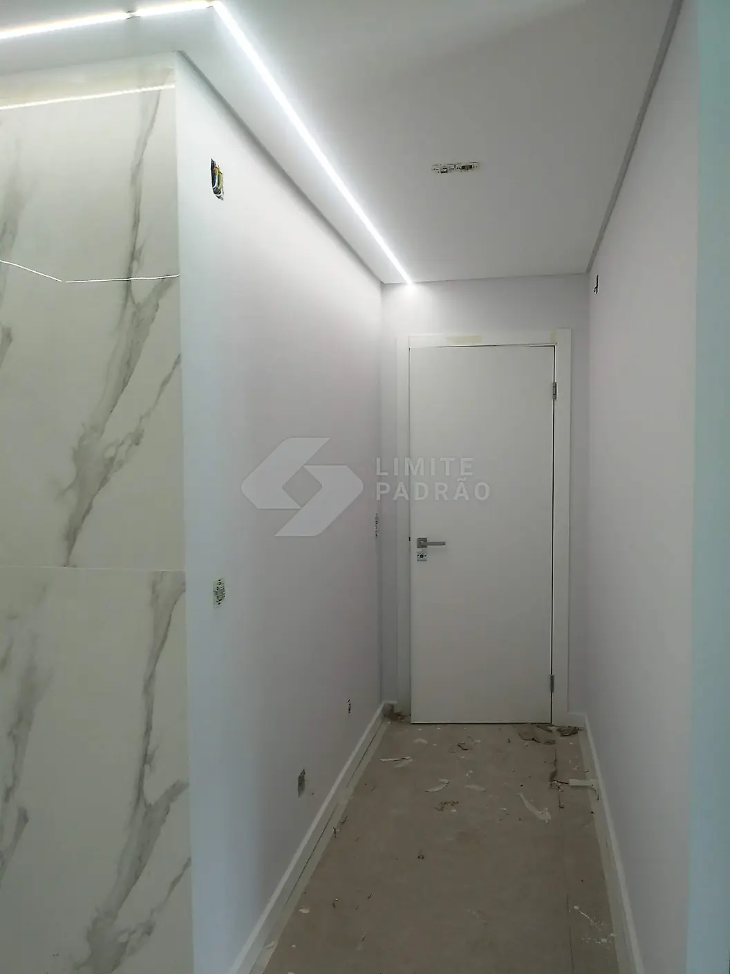 Corredor: corredor com fita LED