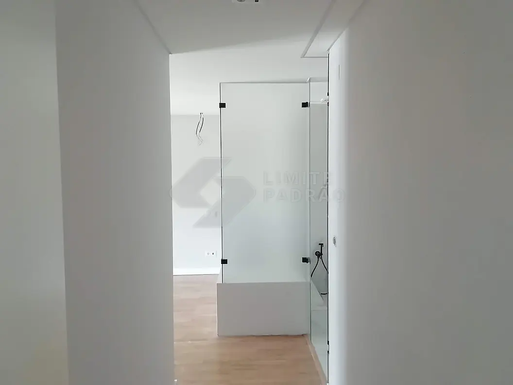 Casa de banho · duche: cabine de vidro
