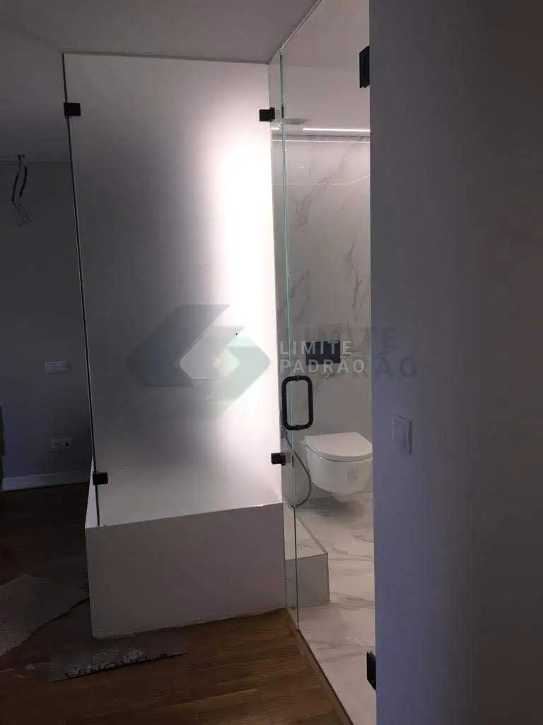 Casa de banho · duche: duche