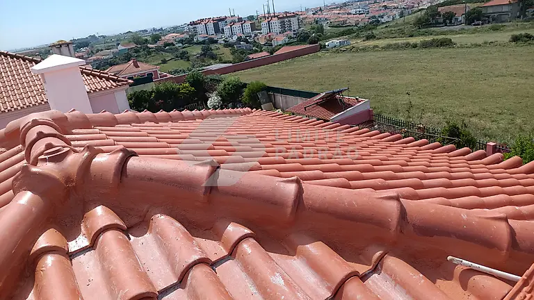 Cobertura: cobertura em telha com vista sobre a zona