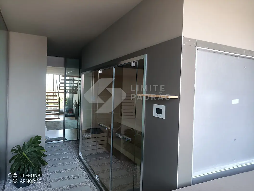 Entrada com sauna: entrada com sauna envidraçada